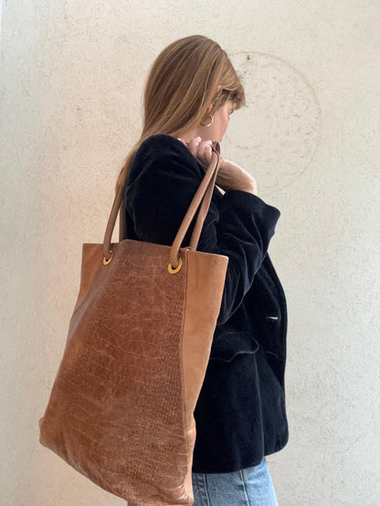 תיק עור חום לפטופ נכנס