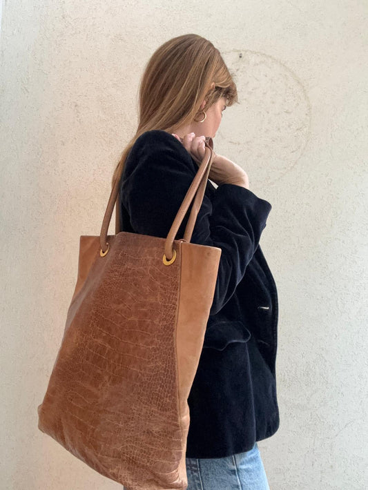 תיק עור חום לפטופ נכנס