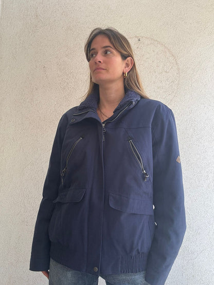 ז'קט כחול ניבי פרווה בצווארון