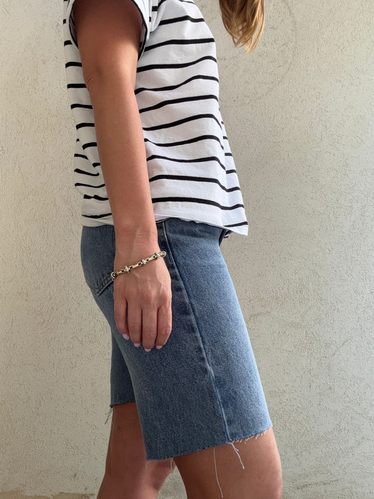 שורט ג'ינס נעים שיופים עדינים