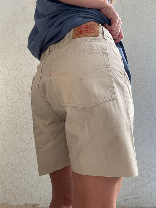 שורט גינס ליוויס בז
