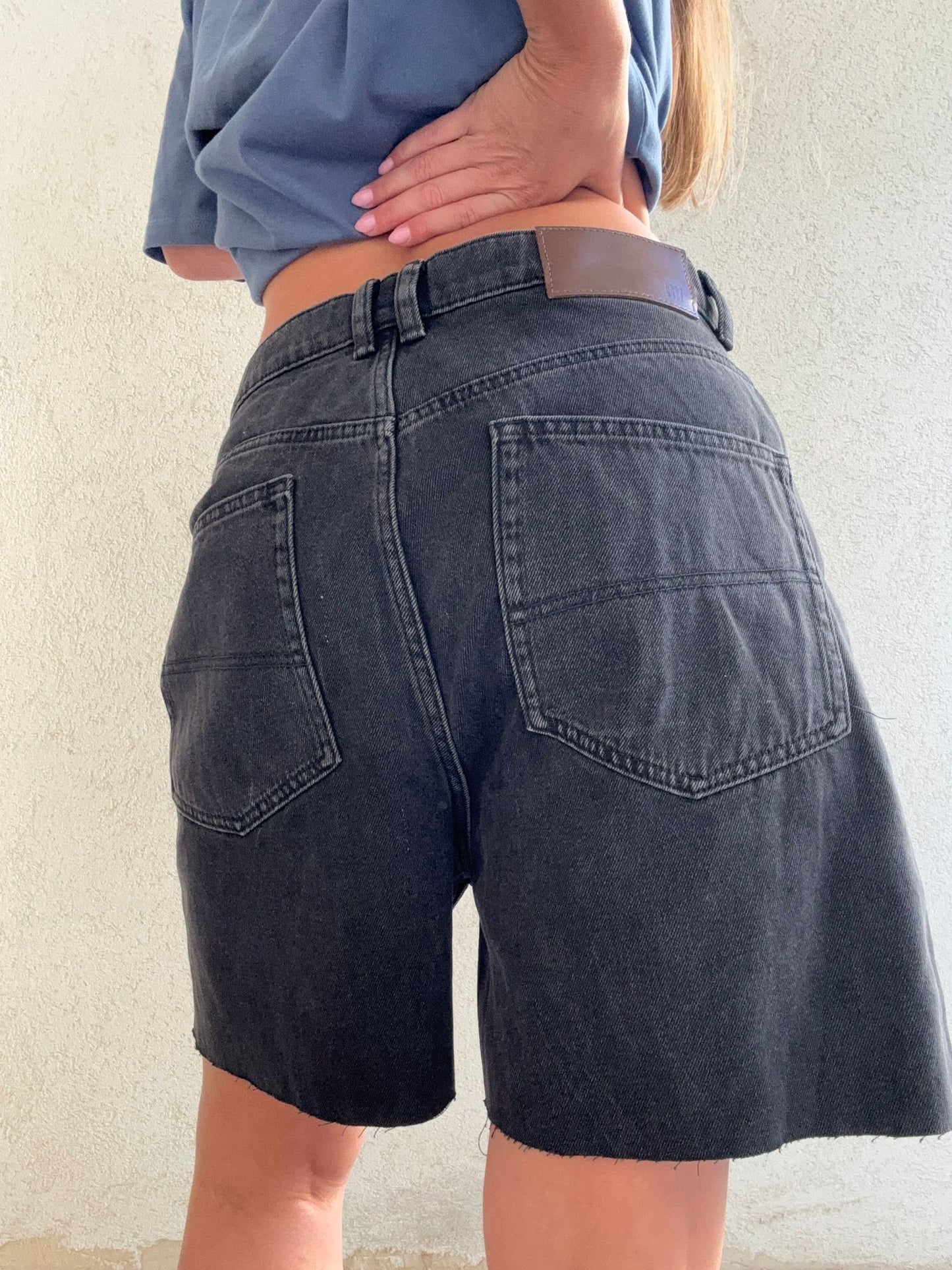 שורט גינס שחור