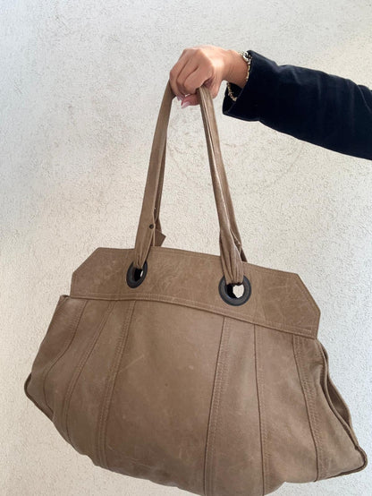 תיק עור בז מקום ללפטופ