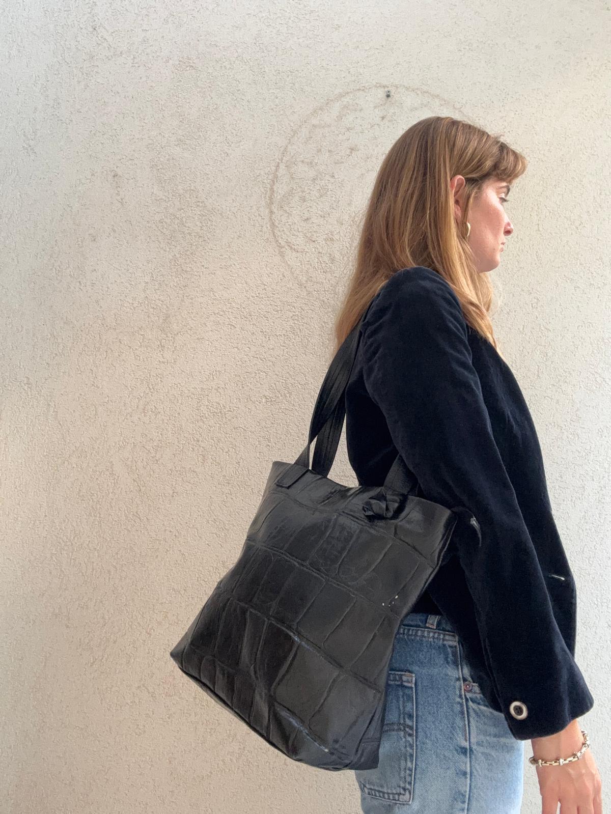 תיק עור שחור לפטופ נכנס