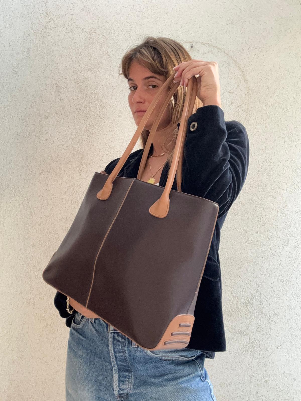 תיק חום מקום ללפטופ