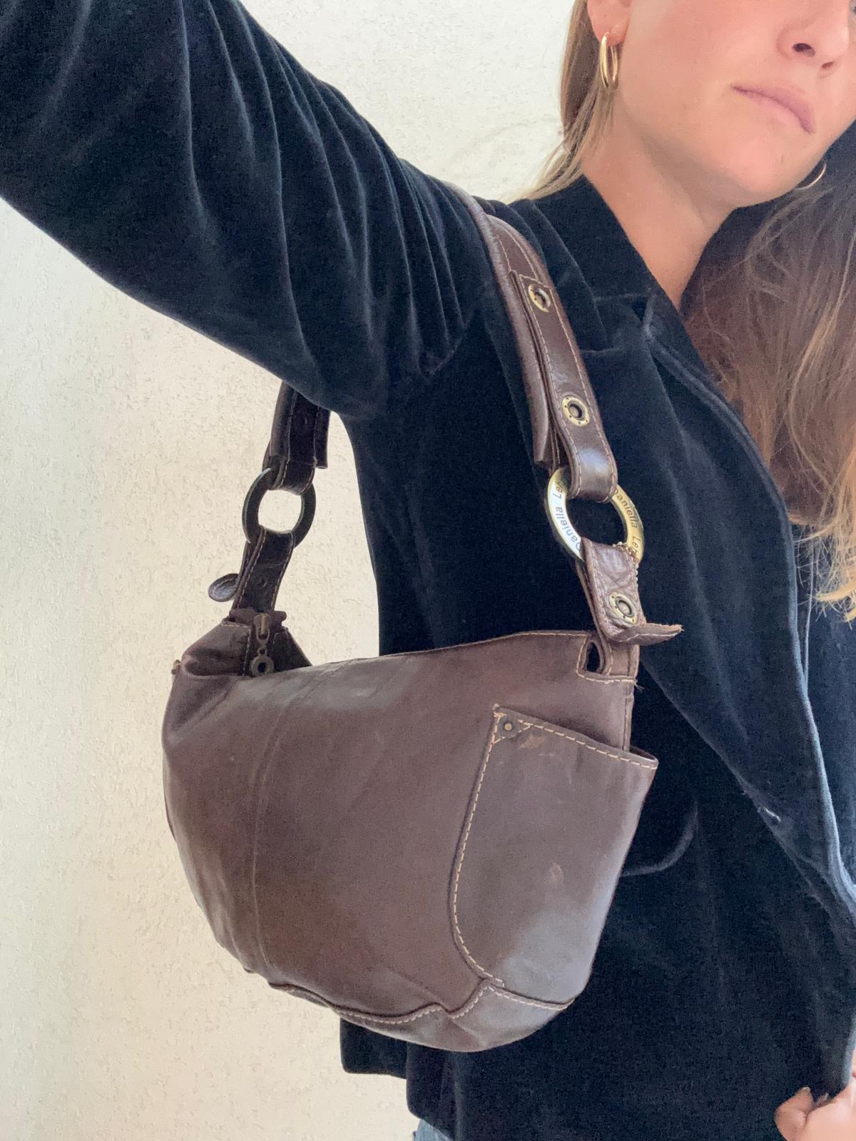 תיק עור חום דניאלה להבי שלמות